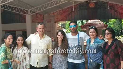 : Yuvaraj Singh visits Vanadurga Temple 2